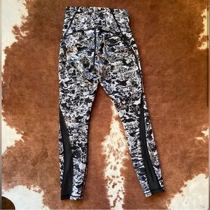 Lululemon like new size 4 legging with mesh detail 25’’